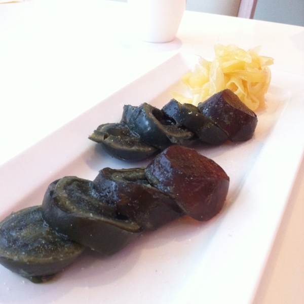 Century Egg with Pickled Ginger at TungLok Signatures 同乐经典 (CLOSED) on #foodmento http://foodmento.com/place/32