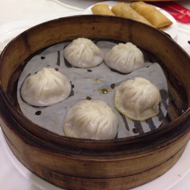 Xiao Long Bao (Soup Dumplings) from Shanghai Ren Jia 上海人家 on #foodmento http://foodmento.com/dish/1083