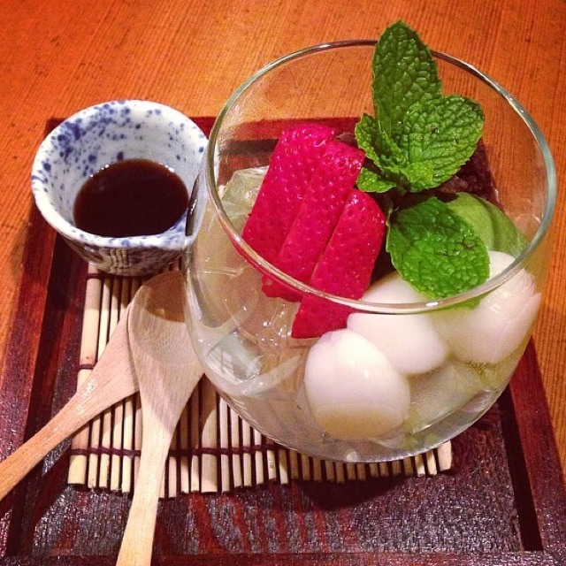 Anmitsu (Green Tea Ice Cream, Mochi, Agar Agar, Red Bean Paste...) from Sobaya on #foodmento http://foodmento.com/dish/13465