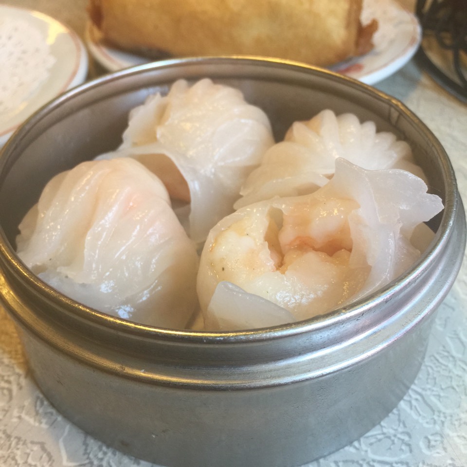 Shrimp Dumpling (Har Gow) - Dim Sum‏ at Nom Wah Tea Parlor on #foodmento http://foodmento.com/place/3354