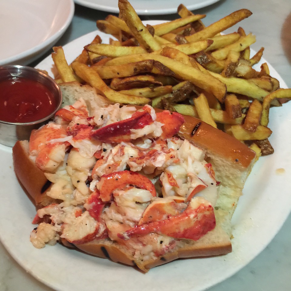 Maine Lobster Roll (Hot) at Neptune Oyster on #foodmento http://foodmento.com/place/351