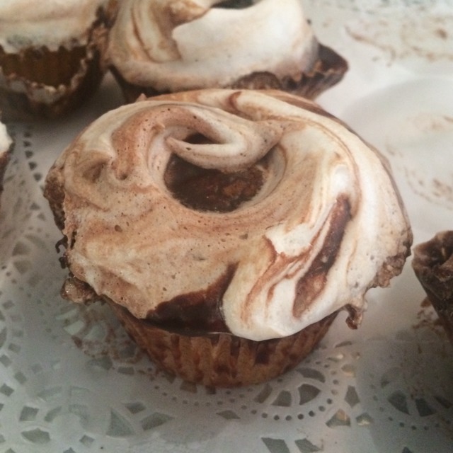 S'mores - Specialty Cupcakes from Magnolia Bakery on #foodmento http://foodmento.com/dish/14180