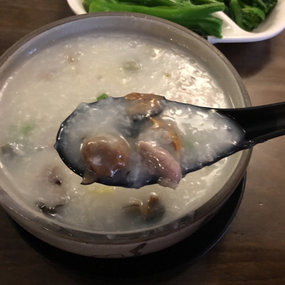 Congee w Dried Oyster, Pork, Century Egg from Noodle Village 粥麵軒 on #foodmento http://foodmento.com/dish/24517