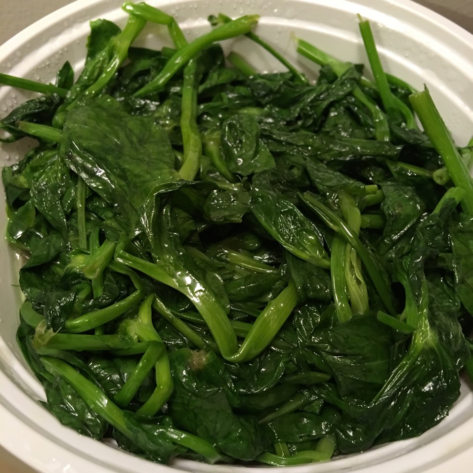Sautéed Pea Tip (Dou Miao) from Nice Green Bo on #foodmento http://foodmento.com/dish/34266