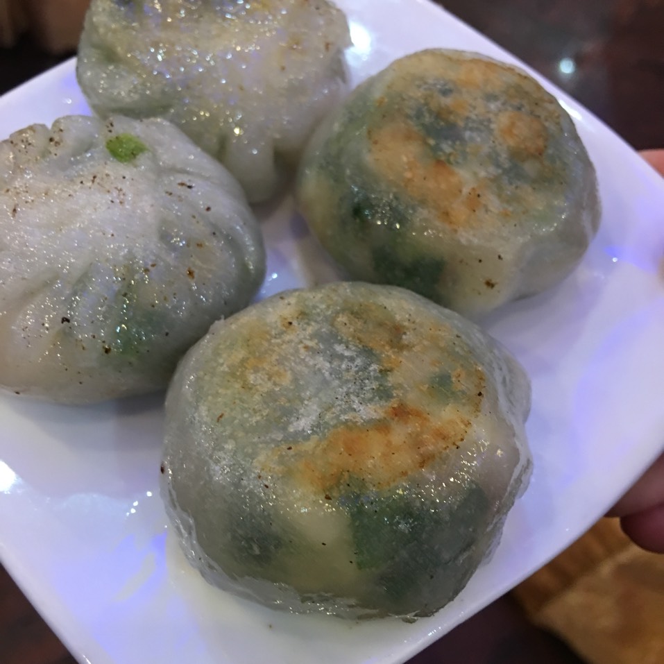 Shrimp & Chive Dumplings at Golden Unicorn Restaurant 麒麟金閣 on #foodmento http://foodmento.com/place/3596