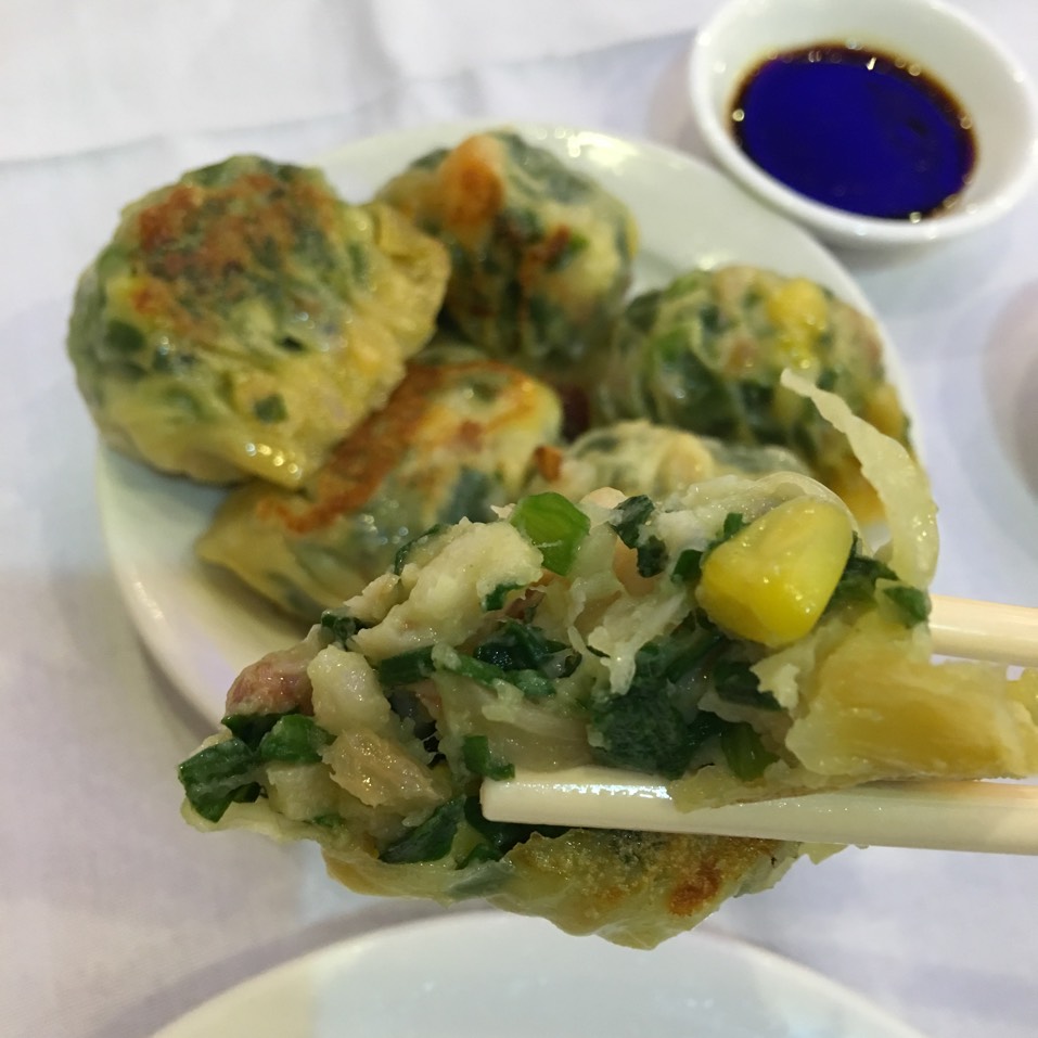 Shrimp & Chive Dumplings With Corn from Golden Unicorn Restaurant 麒麟金閣 on #foodmento http://foodmento.com/dish/36426