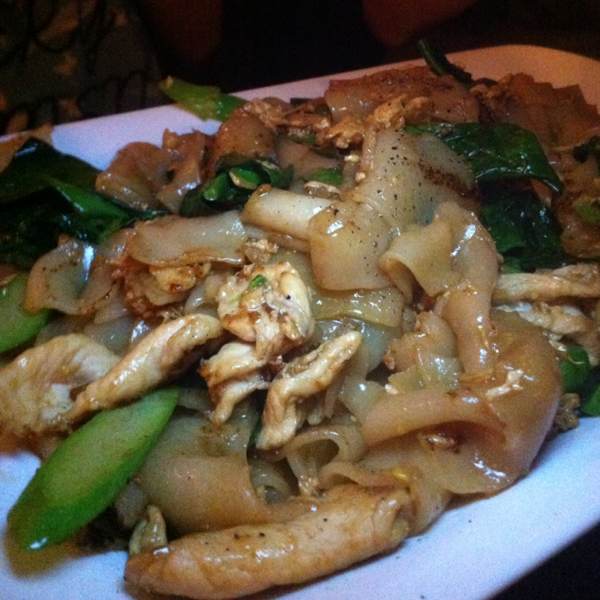 Pad See Eiw (Flat Noodle) - Chicken at Chao Thai Too (CLOSED) on #foodmento http://foodmento.com/place/360