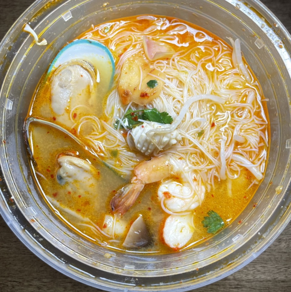 Tom Yum Noodle Soup at Lacha Somtum Thai Restaurant | ราชาส้มตำ on #foodmento http://foodmento.com/place/3772