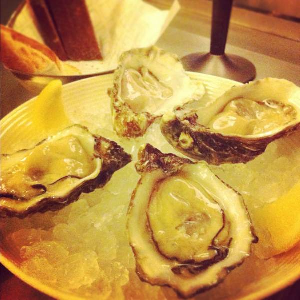 Oysters (Royal, Gillardeau...) at db Bistro & Oyster Bar on #foodmento http://foodmento.com/place/37