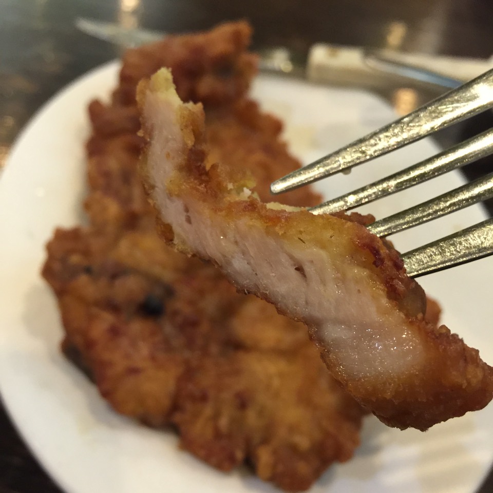 House Deep-Fried Pork Chop at Shanghai Asian Manor on #foodmento http://foodmento.com/place/3809