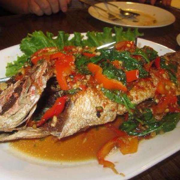 Whole Red Snapper (Fried w Chili & Basil) at SriPraPhai Thai Restaurant on #foodmento http://foodmento.com/place/383