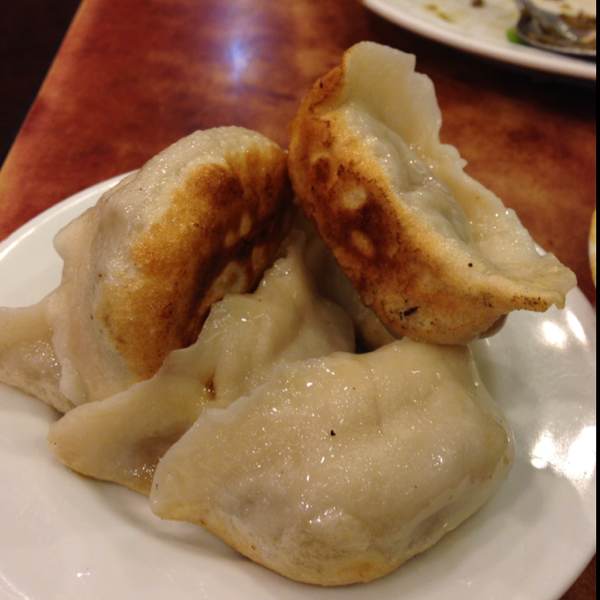 Pan-fried Minced Pork Dumplings at Pu Dong Restaurant on #foodmento http://foodmento.com/place/392