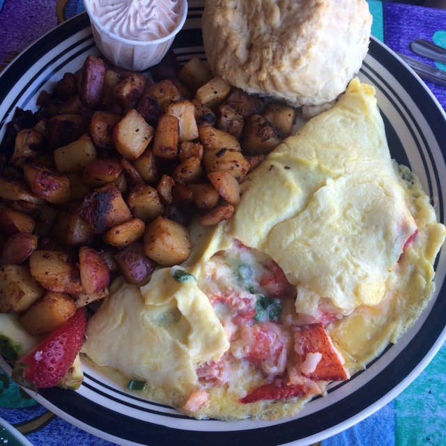 Lobster Omelette (Lobster, Smoked Gouda...) from Two Cats on #foodmento http://foodmento.com/dish/16512