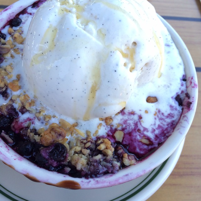 Maine Blueberry Crisp With Ice Cream from The Jordan Pond House Restaurant on #foodmento http://foodmento.com/dish/16525