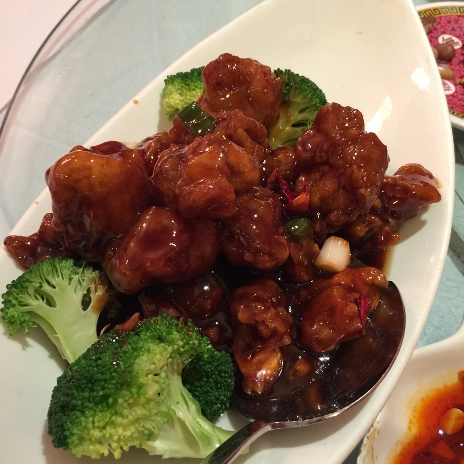 General Tso’s Chicken at Hunan Kitchen Of Grand Sichuan on #foodmento http://foodmento.com/place/3999