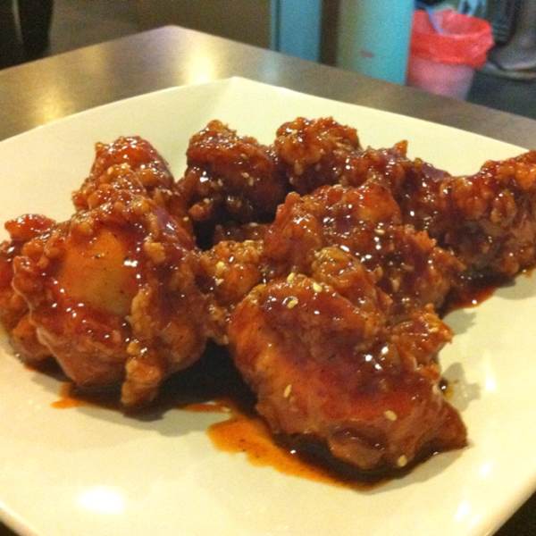 Yum Yum Fried Chicken at Woorinara Korean Restaurant on #foodmento http://foodmento.com/place/39