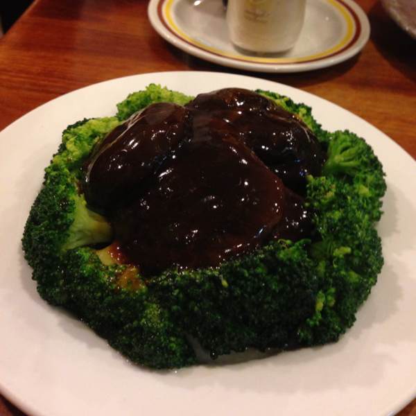 Broccoli with Braised Mushrooms at Different Tastes Cafe & Restaurant on #foodmento http://foodmento.com/place/3