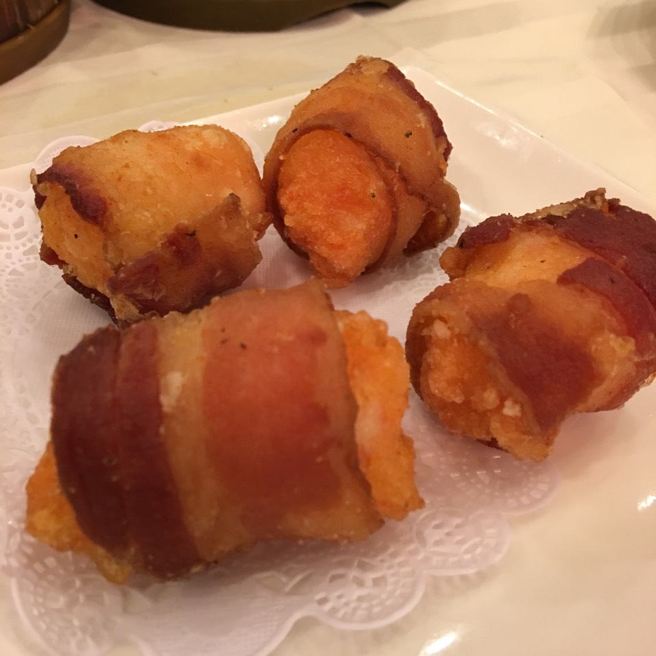 Crispy Fried Bacon Wrapped Shrimp from Jing Fong Restaurant 金豐大酒樓 on #foodmento http://foodmento.com/dish/20879