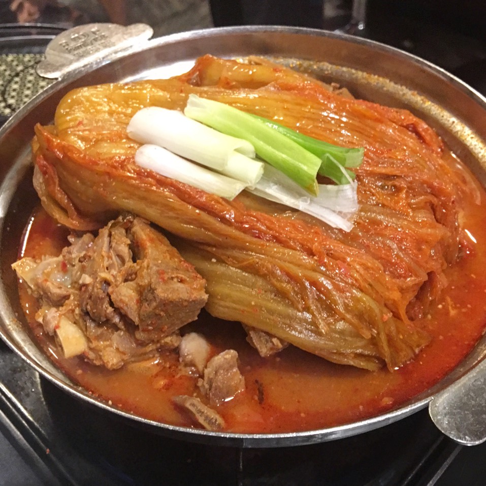Kimchi Stew With Pork from Muk Eun Ji/Son Jja Jang (CLOSED) on #foodmento http://foodmento.com/dish/18076