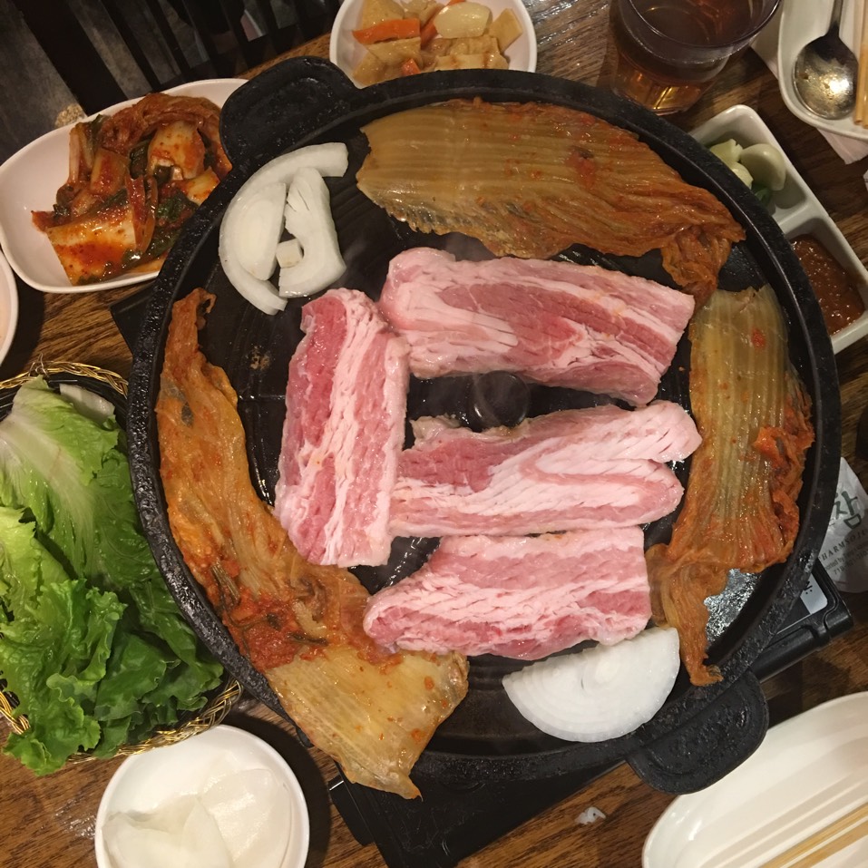 Korean BBQ (Variety) at Muk Eun Ji/Son Jja Jang (CLOSED) on #foodmento http://foodmento.com/place/4010
