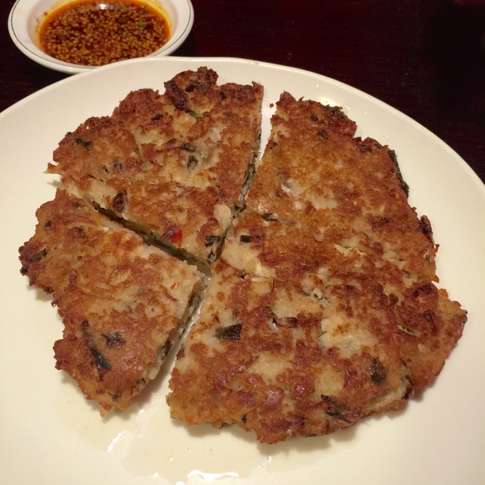 Bin Dae Dduk (Pork & Ming Bean Pancake) from Muk Eun Ji/Son Jja Jang (CLOSED) on #foodmento http://foodmento.com/dish/28074