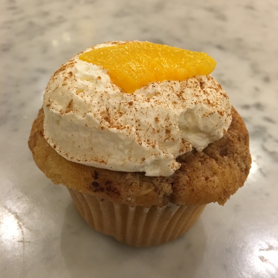Peach Cobbler Cupcake at Molly's Cupcakes on #foodmento http://foodmento.com/place/4025