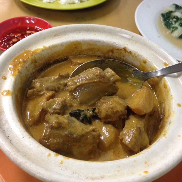Claypot Curry Pork Rib from Geylang Claypot Rice on #foodmento http://foodmento.com/dish/3393
