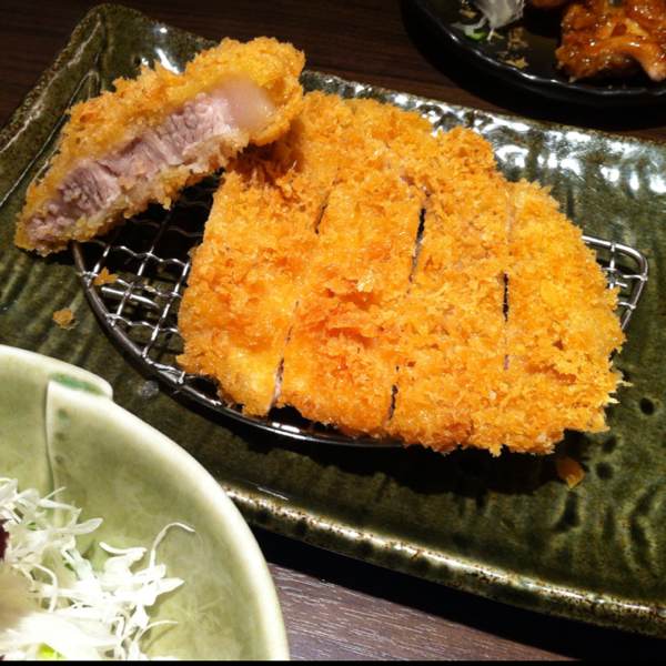 Rosu (Breaded Pork Loin) at Ootoya Japanese Restaurant 大户屋 on #foodmento http://foodmento.com/place/40