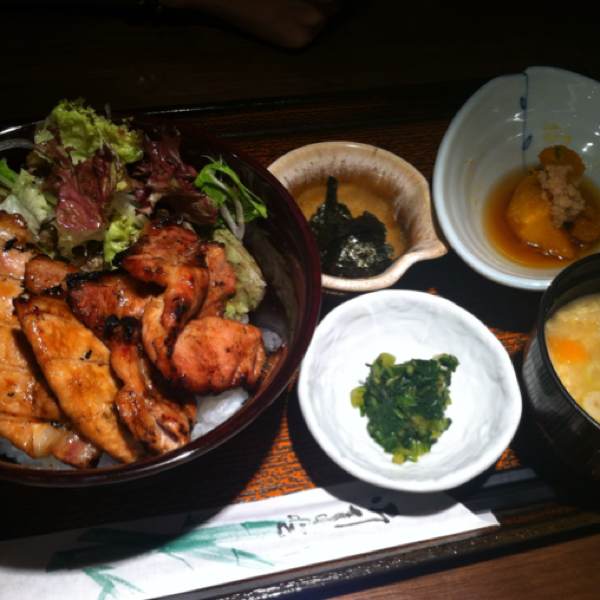 Sumibutadon (Grilled Pork Sweet Sauce) from Ootoya Japanese Restaurant 大户屋 on #foodmento http://foodmento.com/dish/586