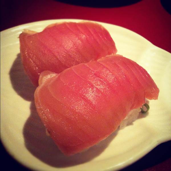 Chu Toro Sushi (Yellow Fin Tuna) at Sushi Tei on #foodmento http://foodmento.com/place/42
