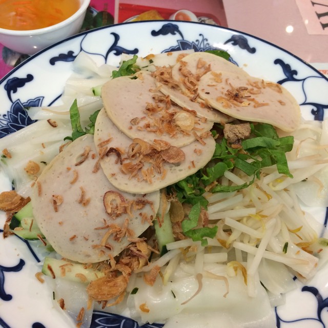 Banh Uot Cha Lua Steamed Rice Crepe Pork Bologny at New Tu Do