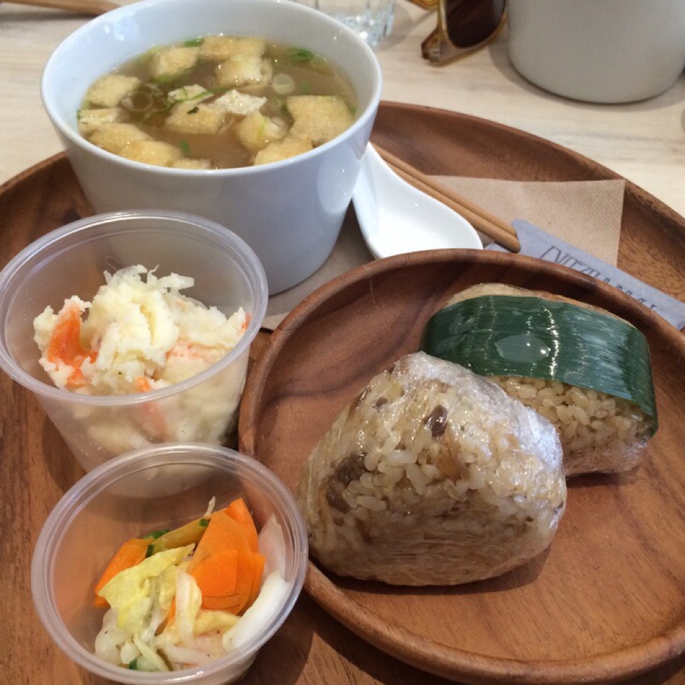 Rice Ball Set at Hanamizuki Cafe on #foodmento http://foodmento.com/place/4442