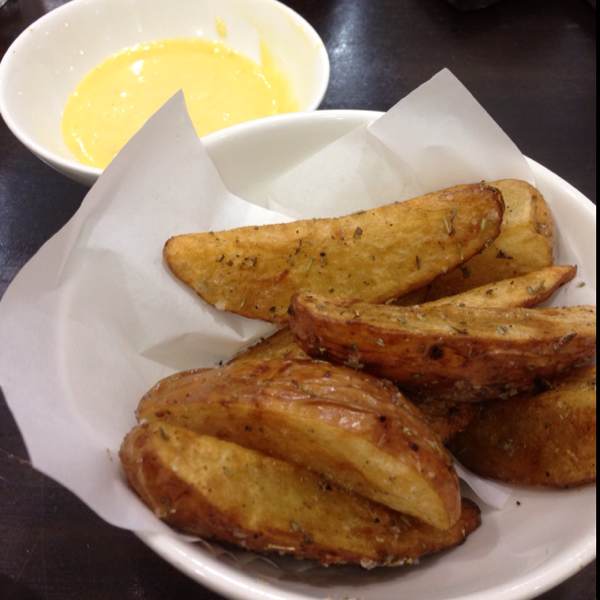 Roasted Potato Wedges & Aoili (Side) from Jones the Grocer on #foodmento http://foodmento.com/dish/1762