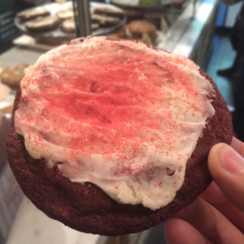 Red Velvet Cookie on #foodmento http://foodmento.com/dish/21289