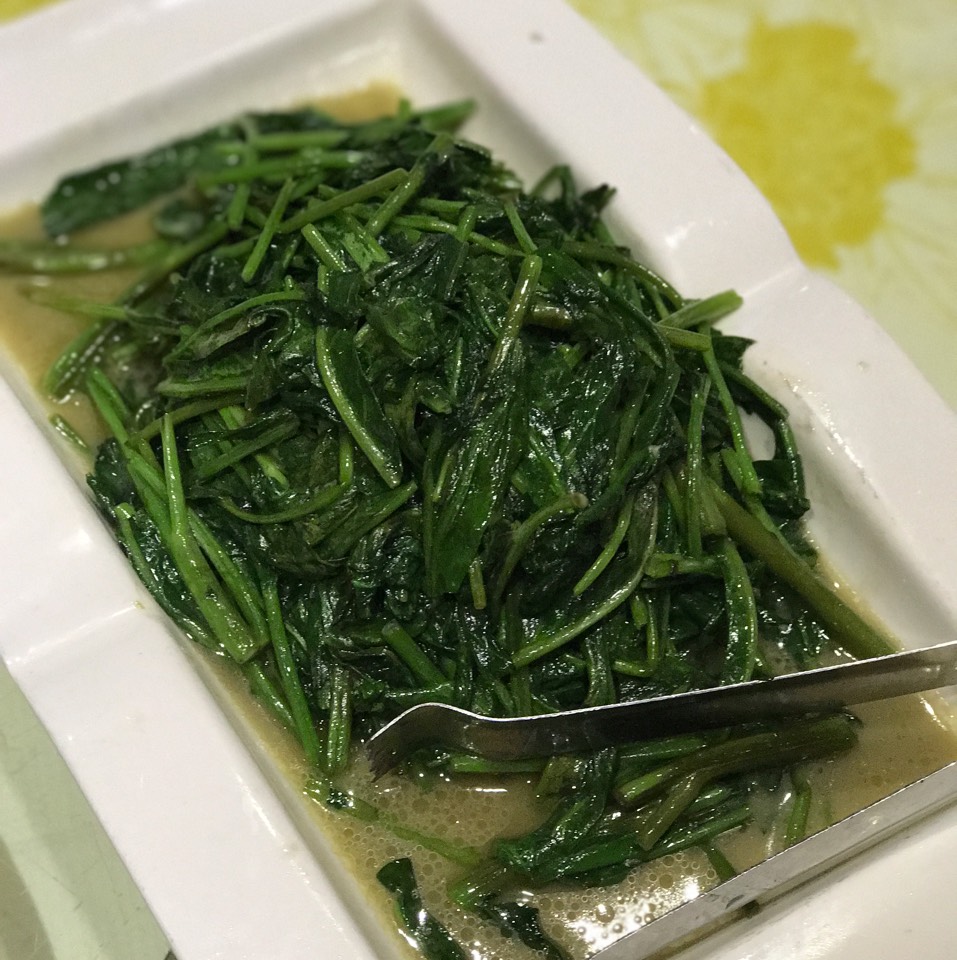Sauteed Water Spinach (Seasonal) from Hunan House Chinese Restaurant on #foodmento http://foodmento.com/dish/43123