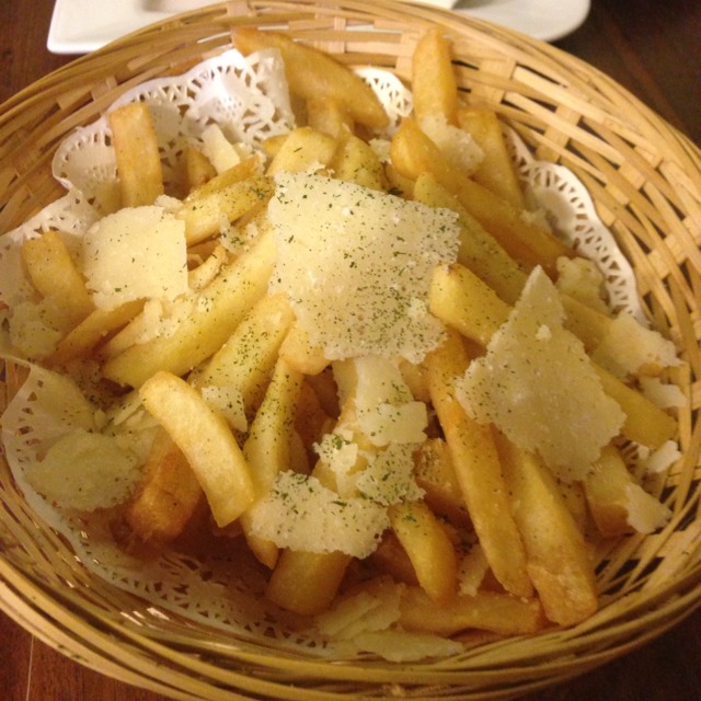 Truffle Fries at Bistroquet Pizza & Grill on #foodmento http://foodmento.com/place/469