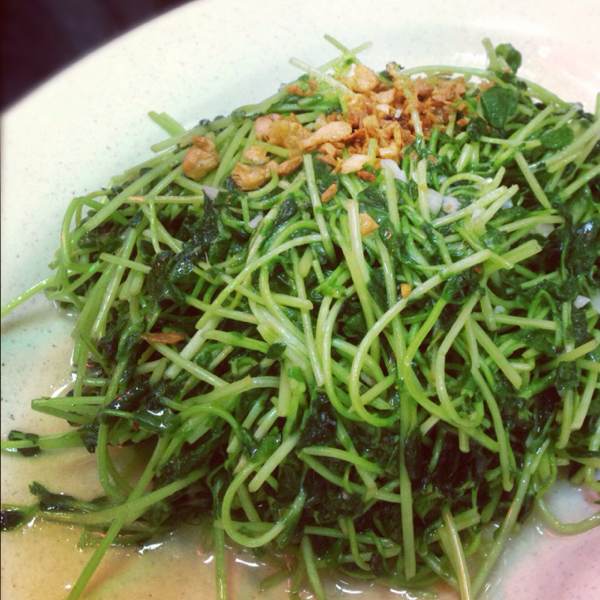 Dou Miao w Garlic (Sprouts) at Whampoa Keng FishHead Steamboat on #foodmento http://foodmento.com/place/474