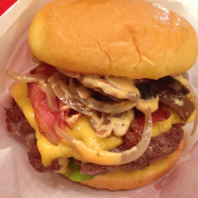 Ultimate Cheeseburger (Bacon, Onions, Mushrooms) from Omakase Burger on #foodmento http://foodmento.com/dish/1747