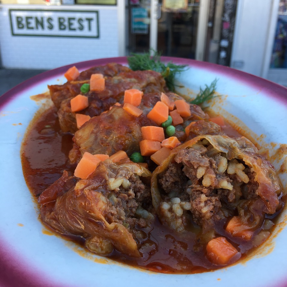 Stuffed Cabbage Hungroise from Ben's Best Kosher Delicatessen (CLOSED) on #foodmento http://foodmento.com/dish/40674
