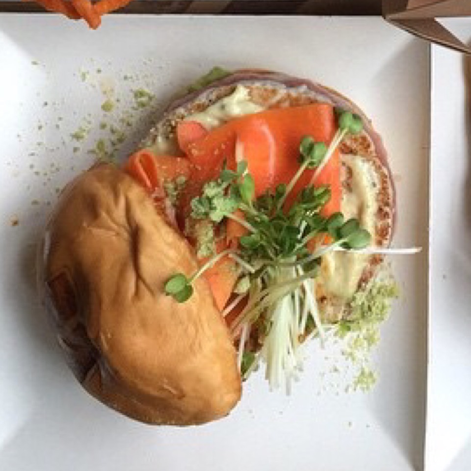 Ahi Tuna Burger from Umami Burger at Hudson Eats on #foodmento http://foodmento.com/dish/28167