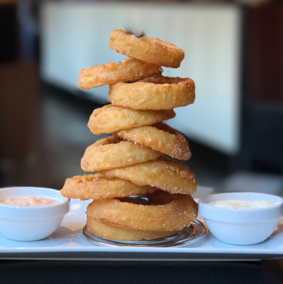 Tavern Onion Ring Tower from 5 Napkin Burger on #foodmento http://foodmento.com/dish/41270