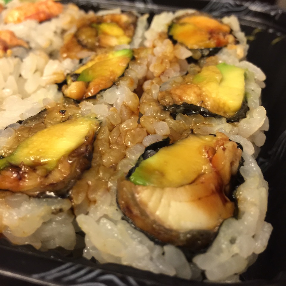 Eel Avocado Maki Roll from Sushi Yasaka on #foodmento http://foodmento.com/dish/25263