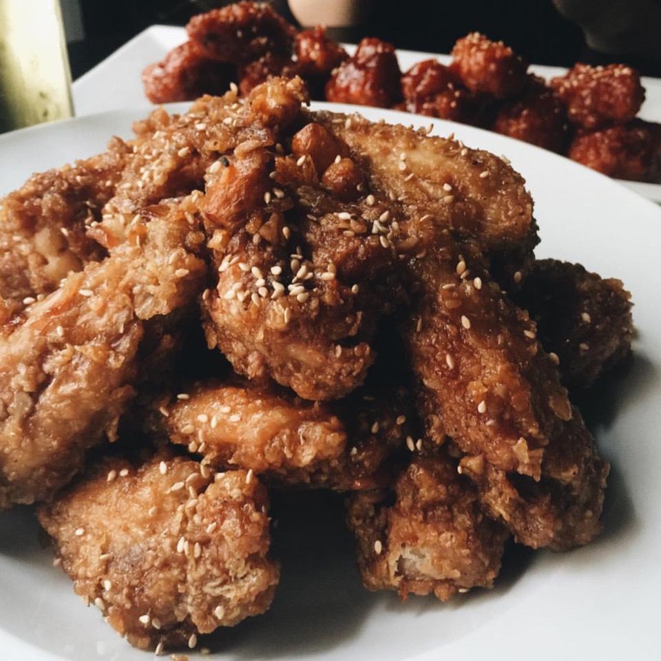 Soy & Garlic Chicken Wings from Wa Bar & Chicken 와바 on #foodmento http://foodmento.com/dish/32142