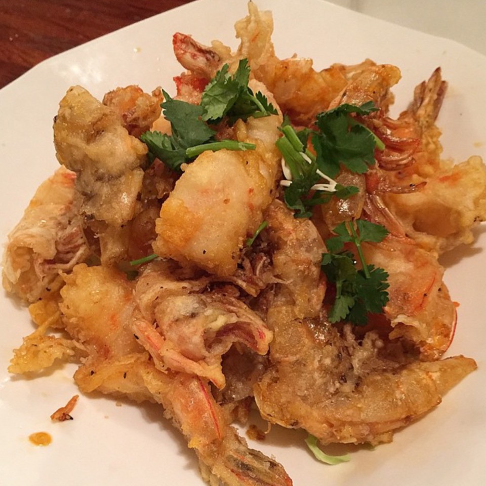 Garlic Prawn (Fried) from Lotus of Siam on #foodmento http://foodmento.com/dish/21964