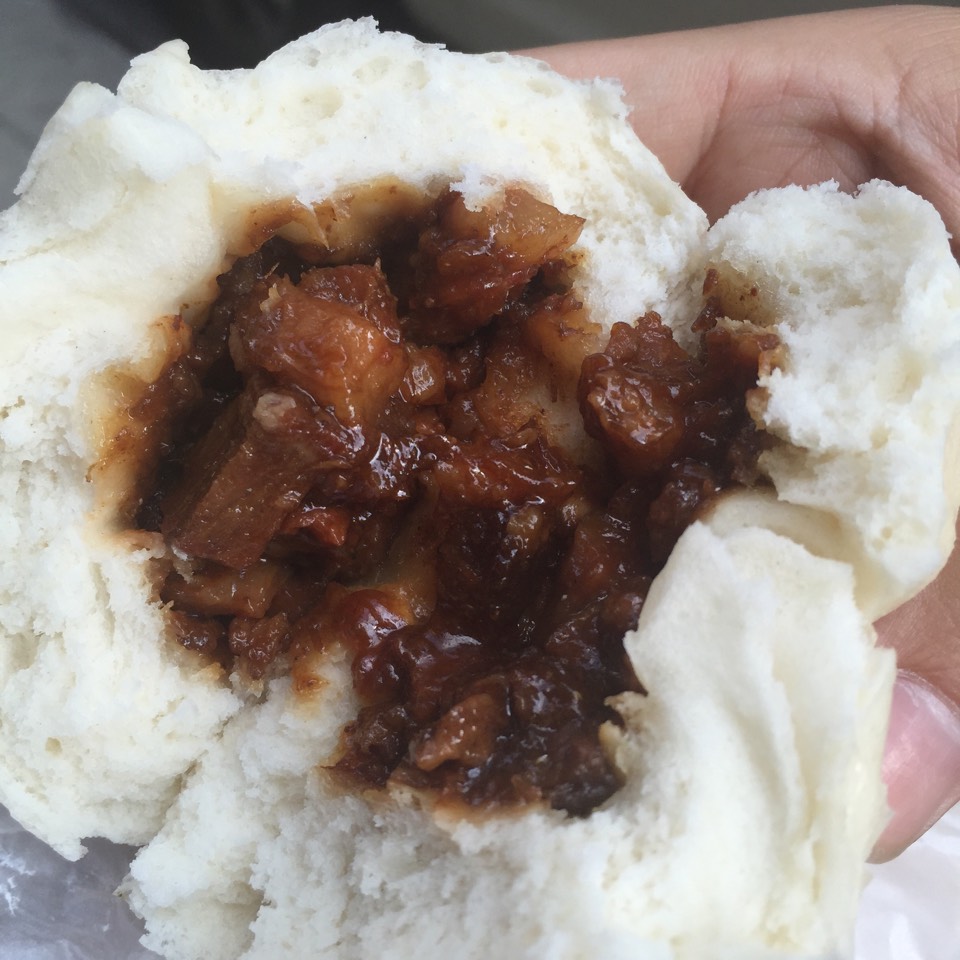 Steamed Roast Pork Bun at Mei Li Wah on #foodmento http://foodmento.com/place/5257