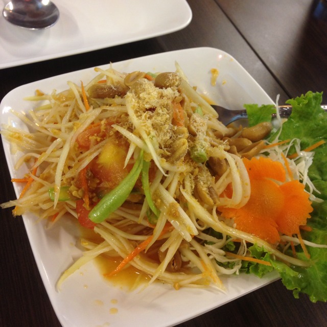 Sour & Spicy Papaya Salad at Maekhong Thai Cuisine (CLOSED) on #foodmento http://foodmento.com/place/526