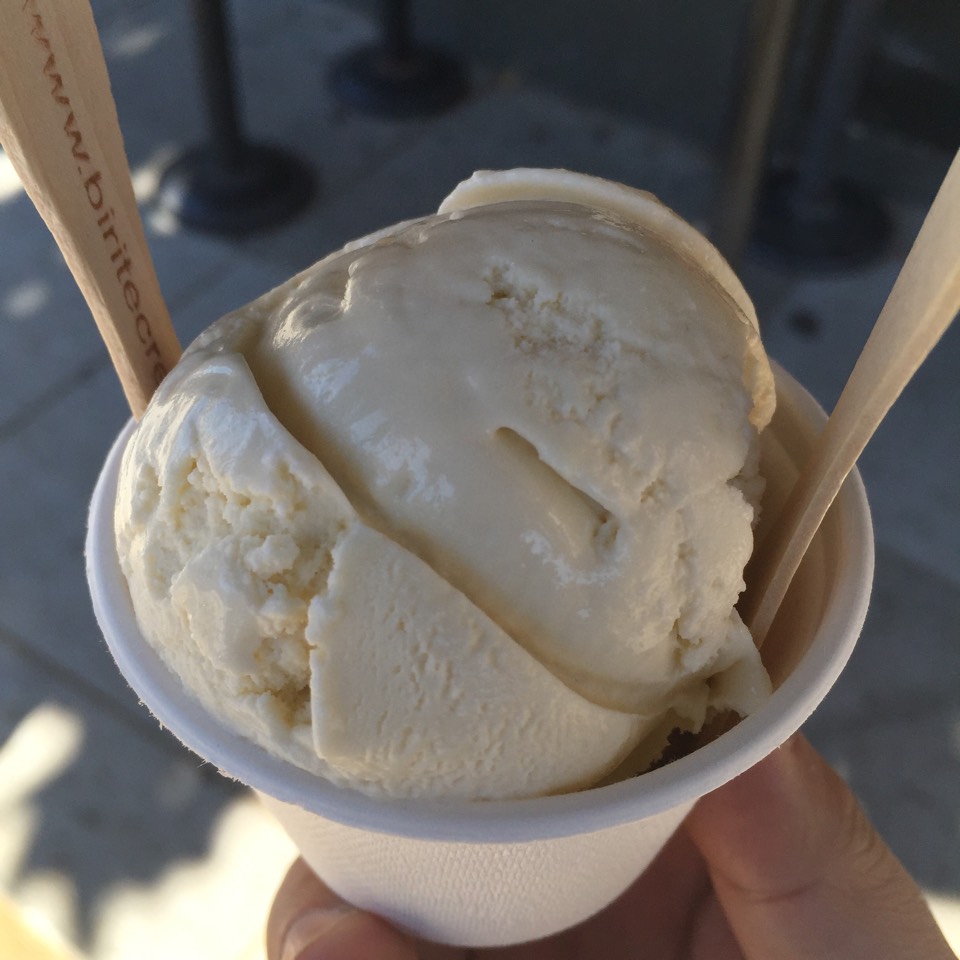 Honey Lavender Ice Cream from Bi-Rite Creamery on #foodmento http://foodmento.com/dish/26487