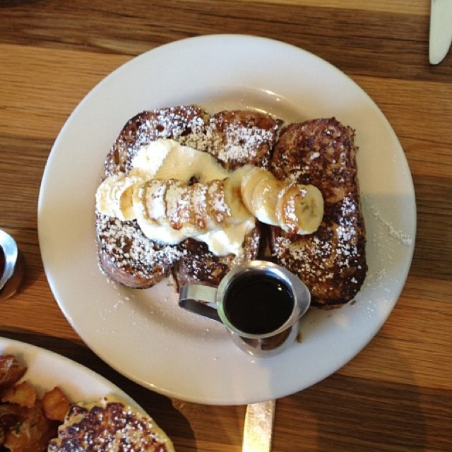 French Toast w Caramelized Bananas  at Plow on #foodmento http://foodmento.com/place/541