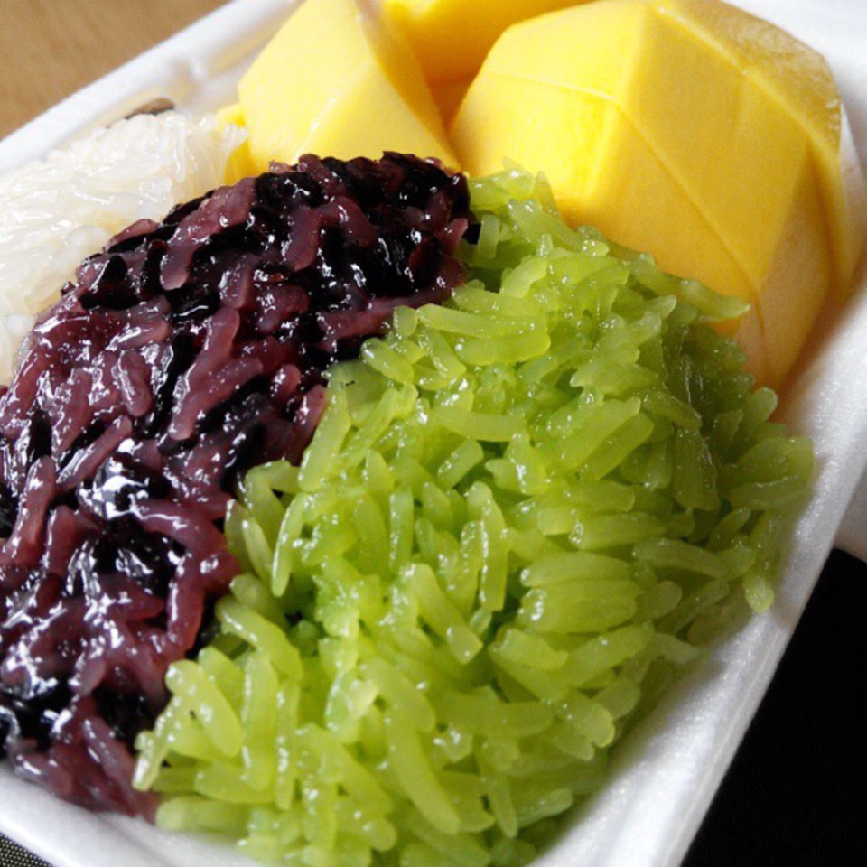 Mango Sticky Rice from แม่วารี (Mae Varee) on #foodmento http://foodmento.com/dish/21854