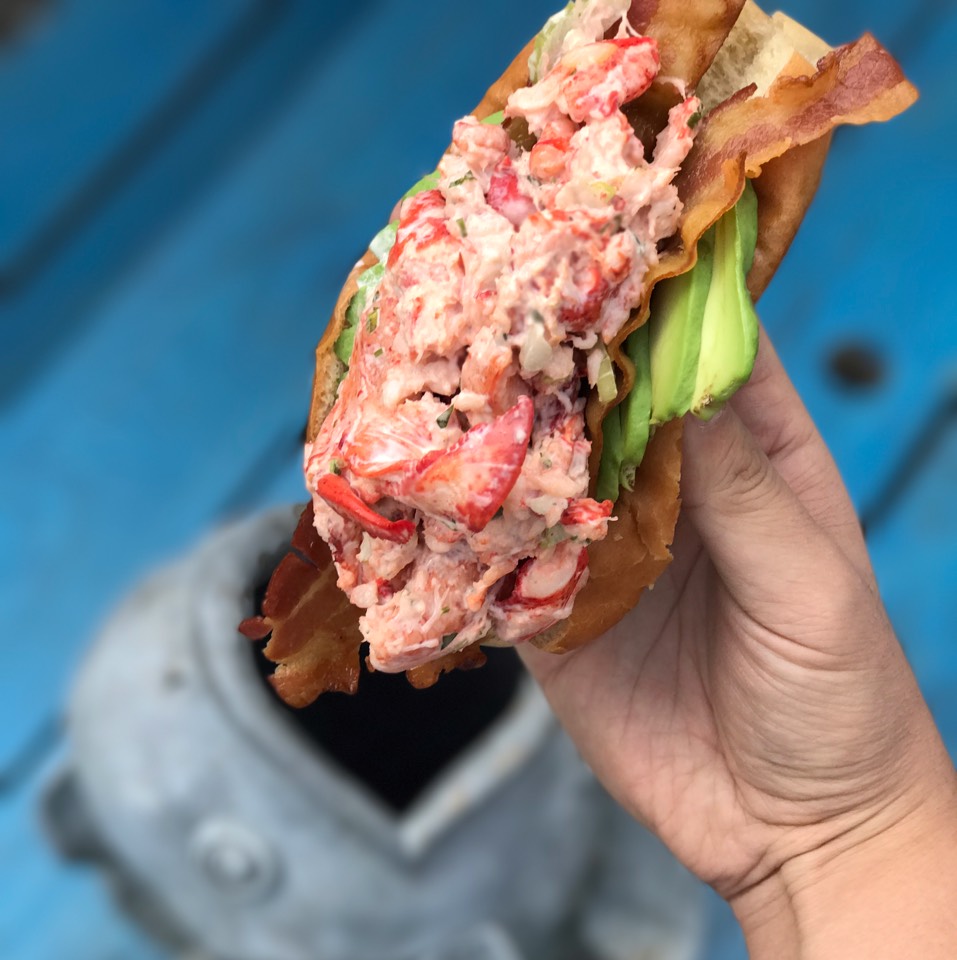 Lobster Club Roll (Avocado, Bacon) from Lobster Joint on #foodmento http://foodmento.com/dish/41419